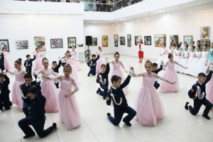 Исполнение танцевальных номеров под руководством хореографа Марины Фоминой - фото 9
