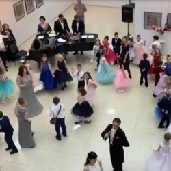 14 апреля капелла провела Космический бал для 1 – 2 кл. СОШ 54