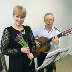 Капелла “Классика”  поздравила прекрасных дам города Чебоксары с весенним праздником