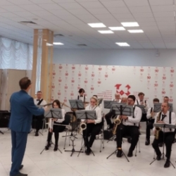 Концертно-духовой оркестр выступил перед работниками ЖКХ Московского района г. Чебоксары