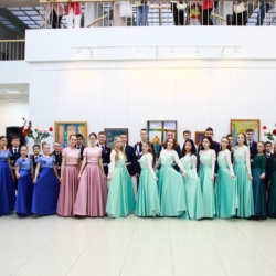 Капелла “Классика” провела Патриотический бал для 5 – 8 классов 40 школы