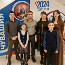 Семья хормейстера Капеллы “Классика” Светланы Николаишиной участник Открытия Года семьи