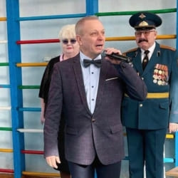 Александр Галин выступил в школе № 9 на закрытии месячника военно-патриотической работы