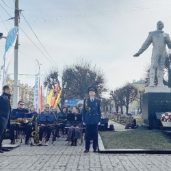 Концертно-духовой оркестр принял участие в праздничном мероприятии у памятника  Юрию Гагарину