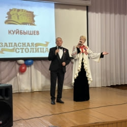 Татьяна Карпова и Александр Галин ко Дню Победы выступили в Кадетской школе