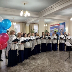 Хор исполнил праздничную  программу на вручении именных стипендий главы города