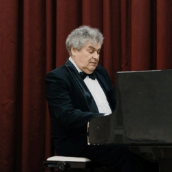 Юрий Трепов представил программу «Поэт фортепиано»