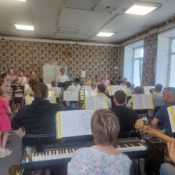 Интерактивная программа  духового оркестра для ребят народного театра танца «Восторг»