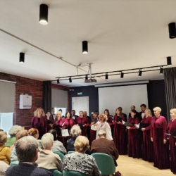 Концерт хора ко Дню пожилого человека в библиотеке им. Агакова