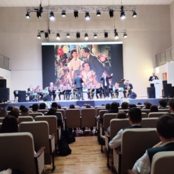  «Музыка кино» в исполнении духового оркестра в 64 школе