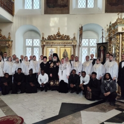 Праздничная программа хора “Свет Рождества” в Свято-Троицком мужском монастыре