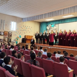 Капелла “Классика” в СОШ 62 с программой “За наших”