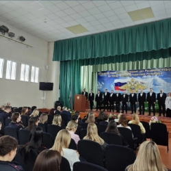 Артисты Капеллы «Классика» поздравили женщин УМВД с 8 Марта